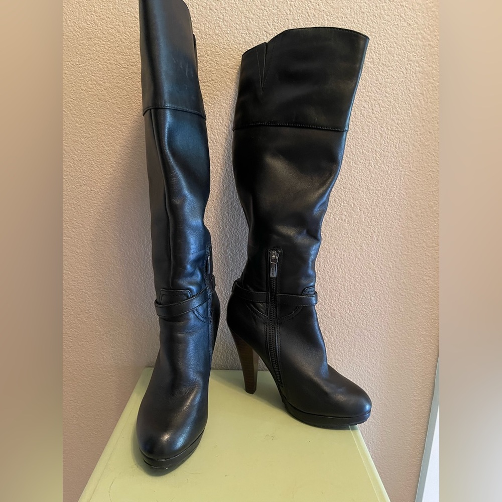 Fashionable and sturdy boots